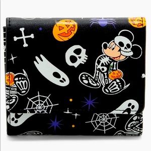 Disney Halloween Mickey Mouse Wallet glows in the dark!